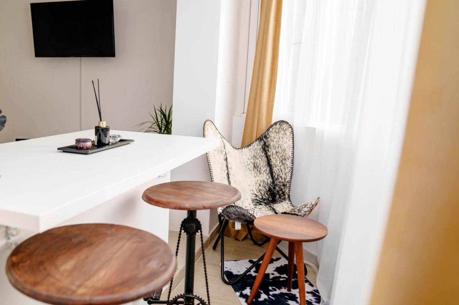 Apartamento Studio Lounge Craiova Exterior foto